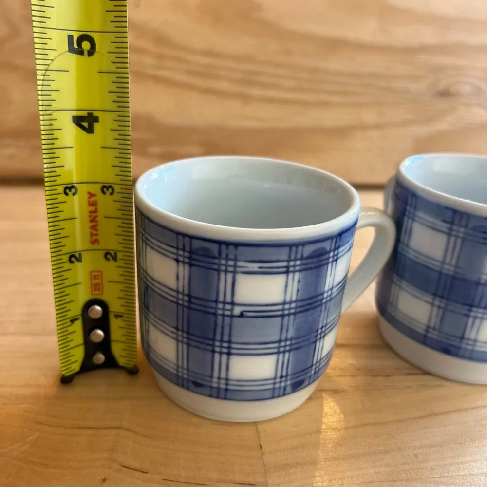 Williams Sonoma set of 2 Blue white Plaid Ceramic Mugs coffee tea cup cottage